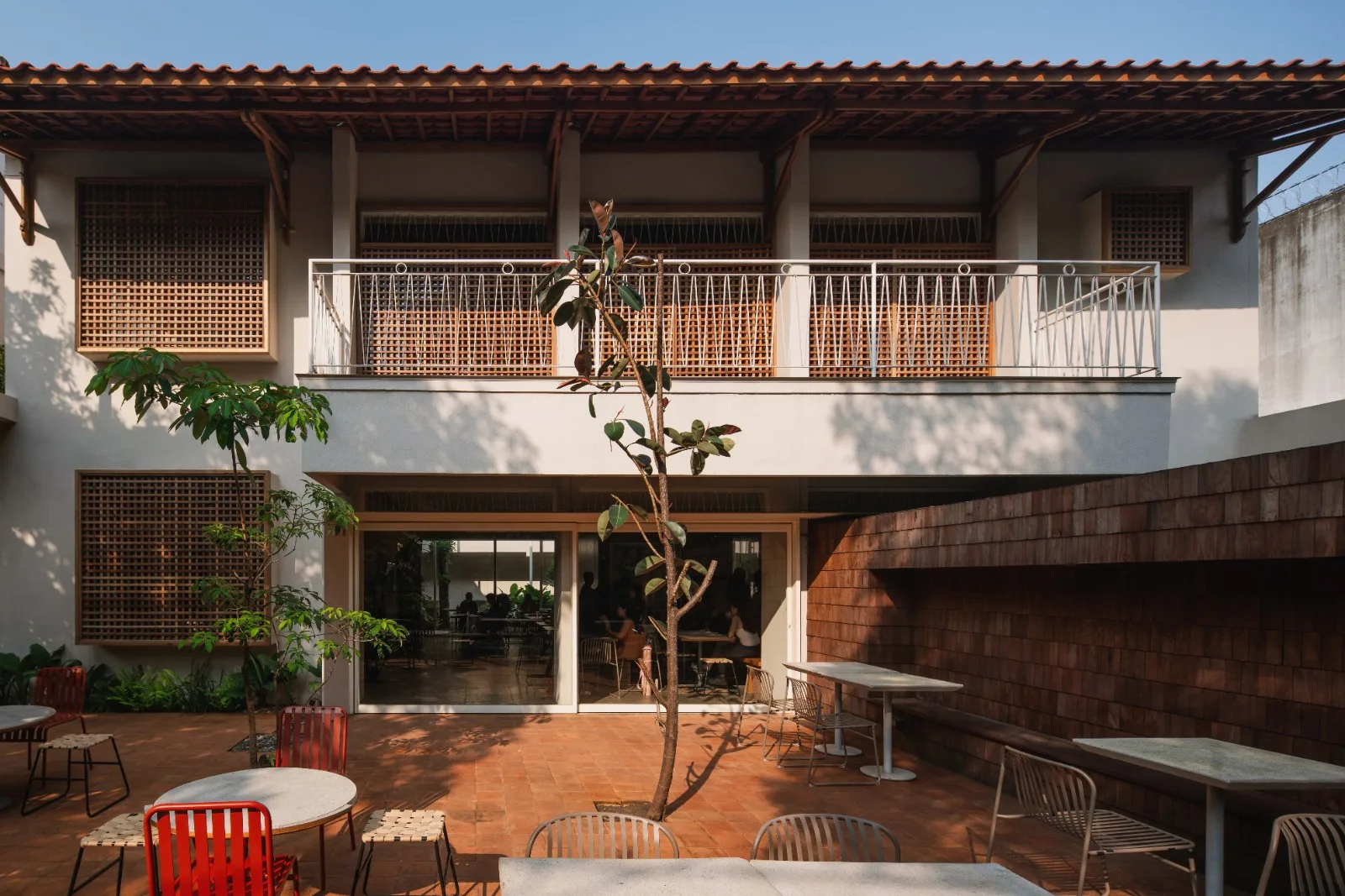 Houm Yoga & Coffee | Dhanie & Sal